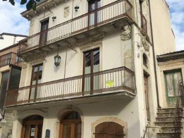 Palazzo in vendita a Puglia, Foggia