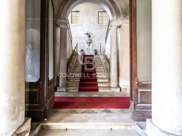Palazzo in vendita a Acireale, Sicilia