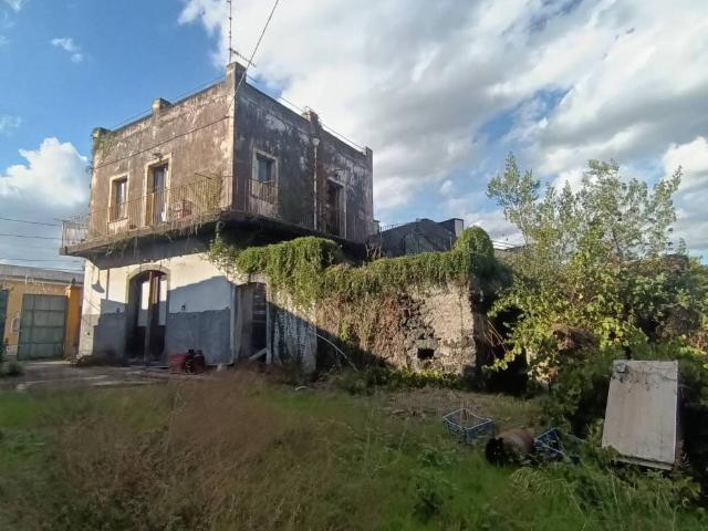 Palazzo in vendita a Acireale, Sicilia