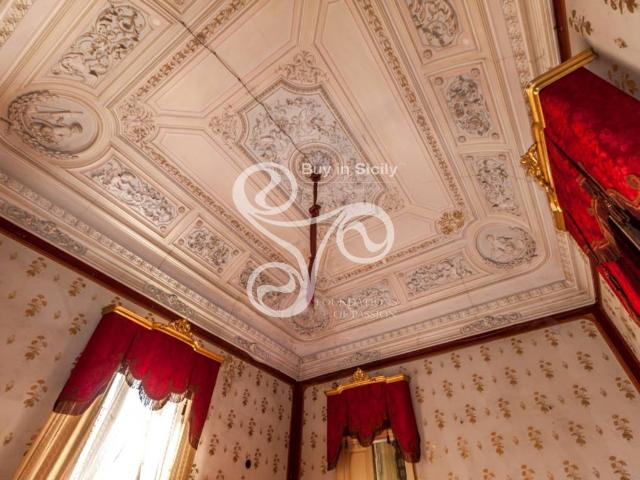 Palazzo in vendita a Santa Caterina, Acireale