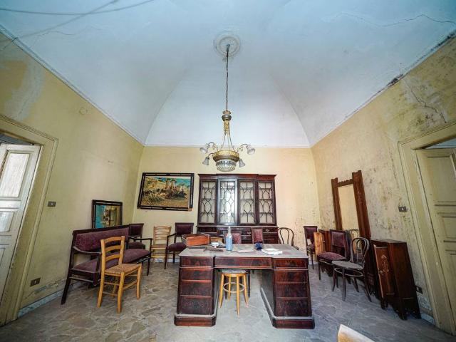 Palazzo in vendita a Puglia, Bari