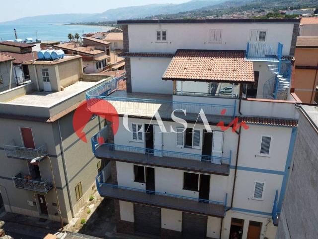 Palazzo in vendita a Acquedolci, Sicilia