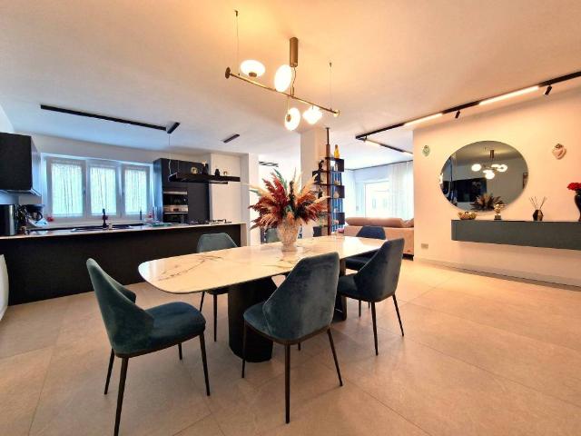 Palazzo in vendita a Afragola, Napoli