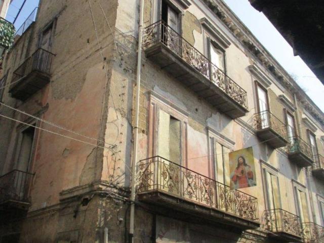 Palazzo in vendita a Afragola, Campania