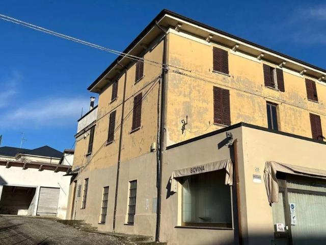 Palazzo in vendita a Agazzano, Reggio Emilia