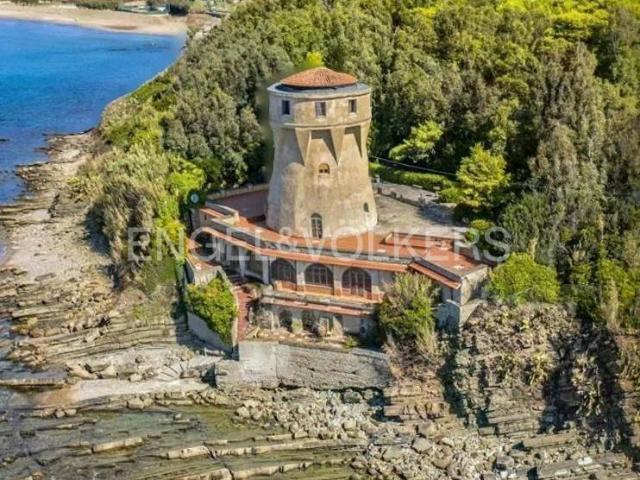 Palazzo in vendita a Agropoli, Campania