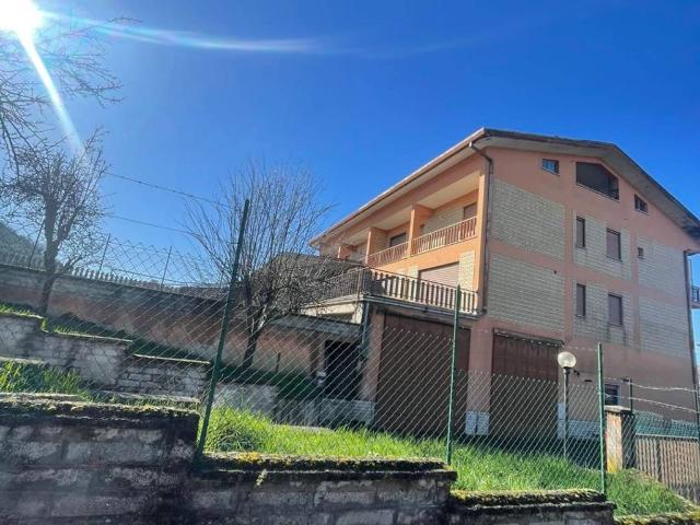 Palazzo in vendita a Alatri, Lazio