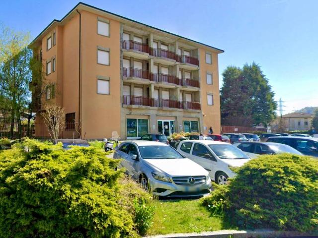 Palazzo in vendita a Albano Sant'alessandro, Lombardia