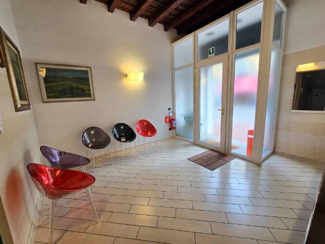 Palazzo in vendita a Albiate, Monza e della Brianza