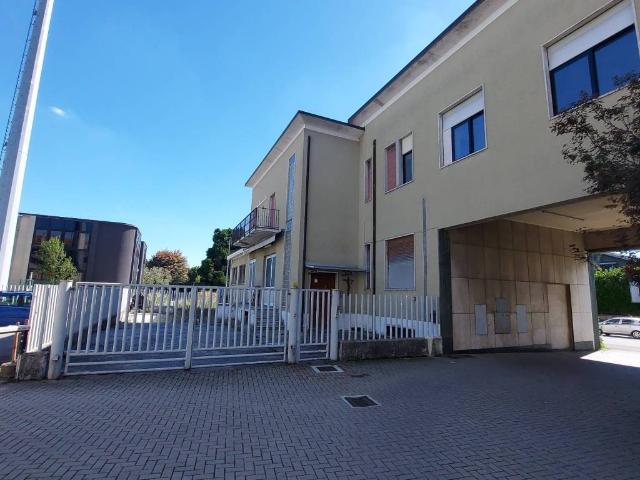 Palazzo in vendita a Albiate, Lombardia