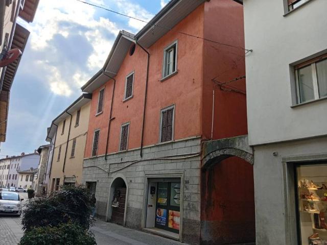 Palazzo in vendita a Desenzano al Serio, Albino