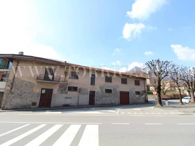 Palazzo in vendita a Desenzano al Serio, Albino