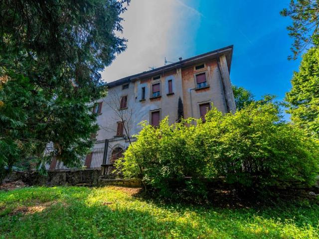 Palazzo in vendita a Desenzano al Serio, Albino