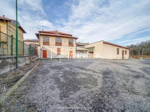Palazzo in vendita a Valdarno, Albizzate