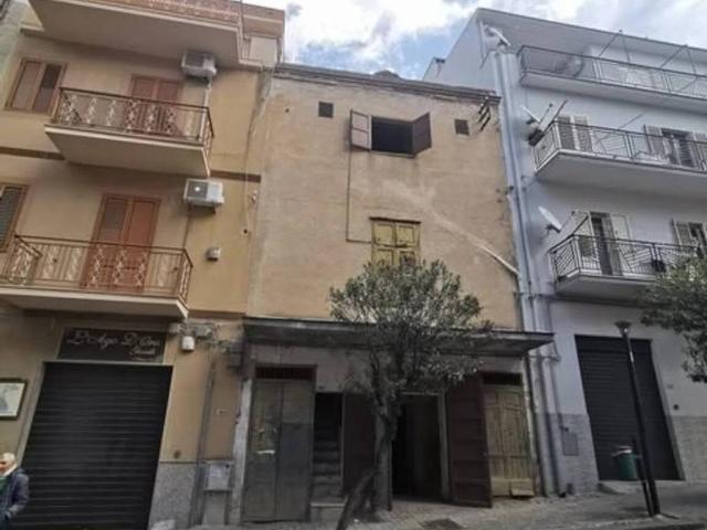 Palazzo in vendita a Alessandria Della Rocca, Agrigento