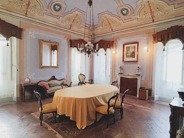 Palazzo in vendita a Alta Val Tidone, Nibbiano