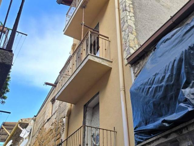 Palazzo in vendita a Altofonte, Sicilia