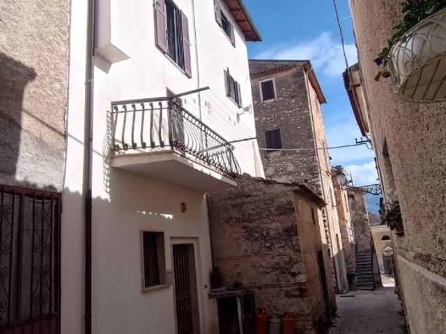 Palazzo in vendita a Alvito, Lazio