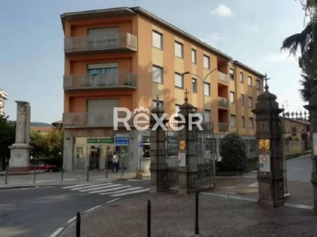 Palazzo in vendita a Alzano Lombardo, Lombardia