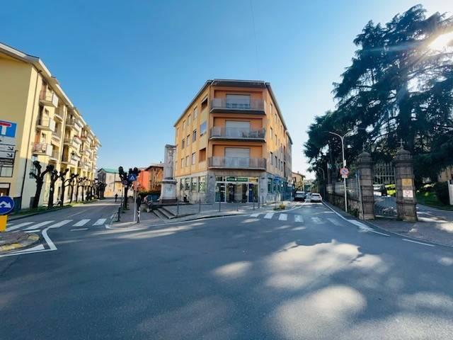 Palazzo in vendita a Alzano Lombardo, Lombardia
