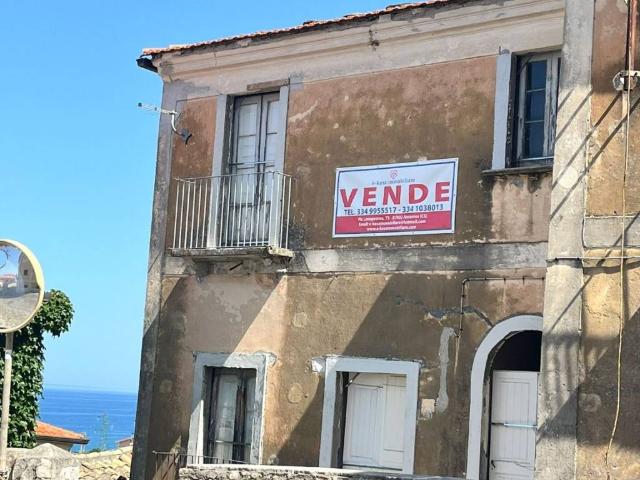 Palazzo in vendita a Amantea Paese, Calabria