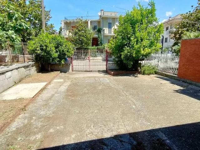 Palazzo in vendita a Amorosi, Campania