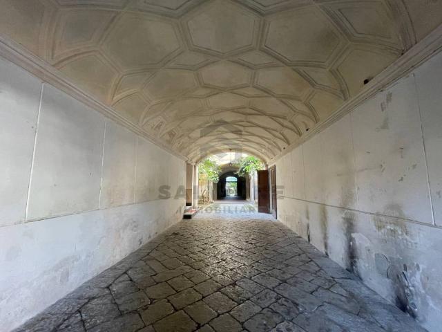 Palazzo in vendita a Amorosi, Campania