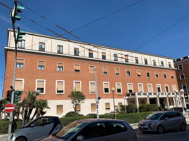 Palazzo in vendita a Cardeto, Ancona