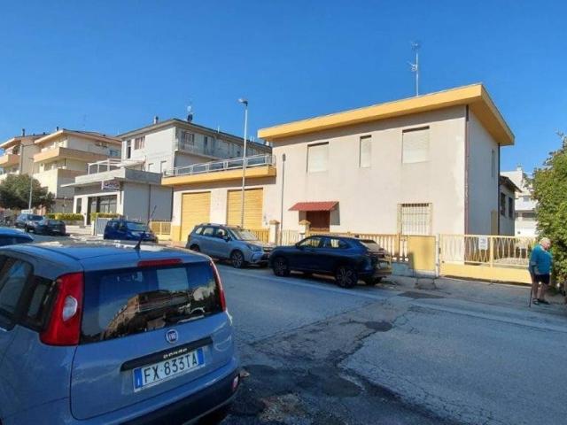 Palazzo in vendita a Marche, Ancona