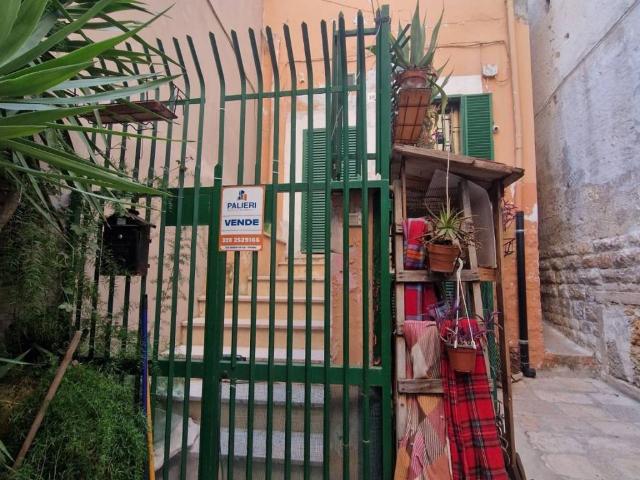 Palazzo in vendita a Puglia, Barletta-andria-trani