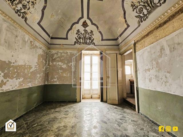 Palazzo in vendita a Puglia, Barletta-andria-trani