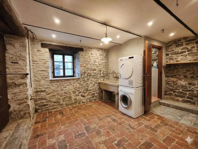 Palazzo in vendita a Marche, Pesaro E Urbino