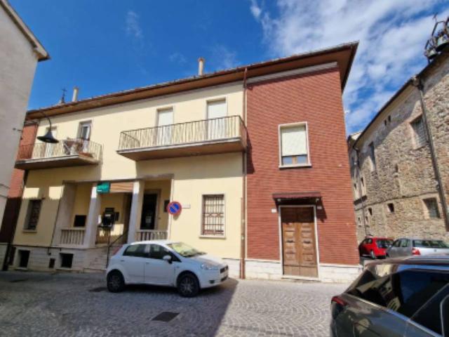 Palazzo in vendita a Marche, Macerata