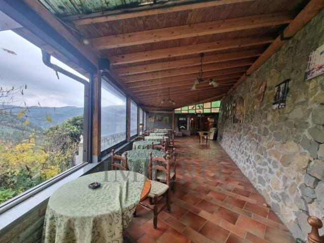 Palazzo in vendita a Apricale, Liguria