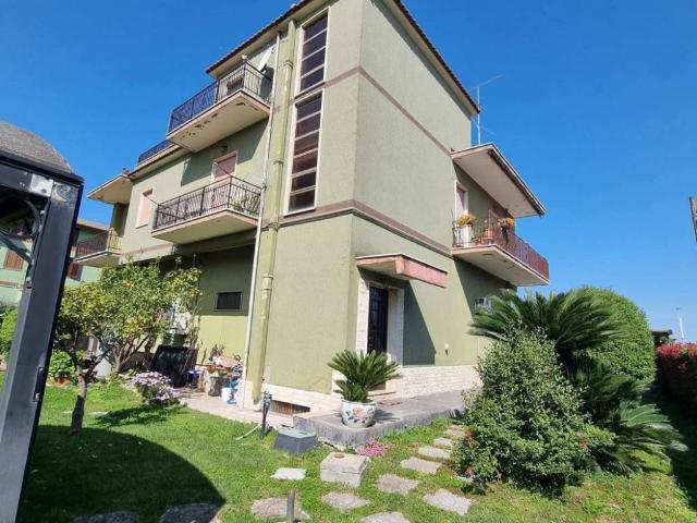 Palazzo in vendita a Leda, Aprilia