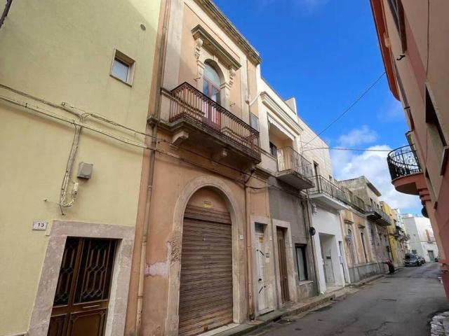 Palazzo in vendita a Puglia, Lecce