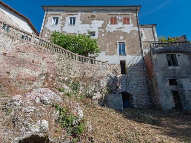 Palazzo in vendita a Arce, Frosinone