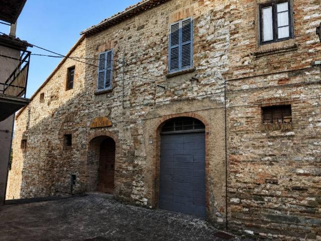 Palazzo in vendita a Arcevia, Ancona