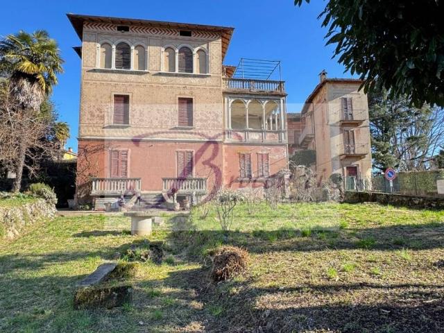 Palazzo in vendita a Comunità Montana del Piambello, Arcisate