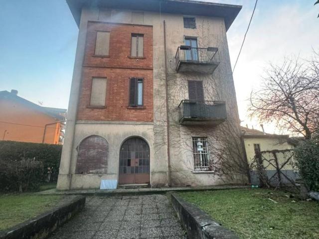 Palazzo in vendita a Comunità Montana del Piambello, Arcisate