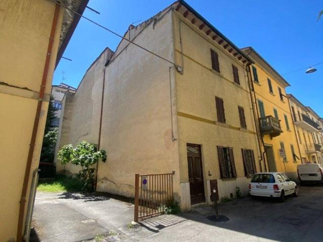 Palazzo in vendita a Palazzo Del Pero, Toscana