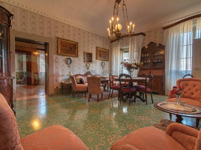 Palazzo in vendita a Cività Falconara, Arpino