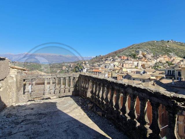Palazzo in vendita a Cività Falconara, Arpino