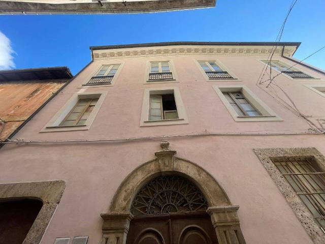 Palazzo in vendita a Acropoli di Civitavecchia, Arpino