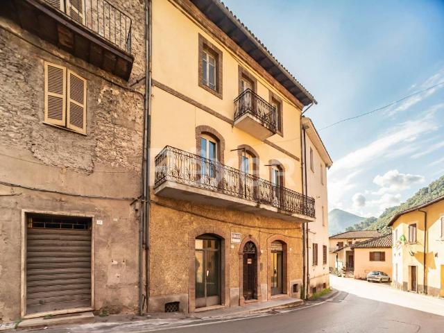 Palazzo in vendita a Arrone, Umbria