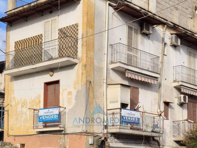 Palazzo in vendita a Arzano, Napoli