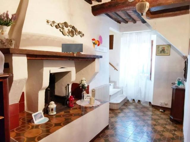 Palazzo in vendita a Asciano, Toscana