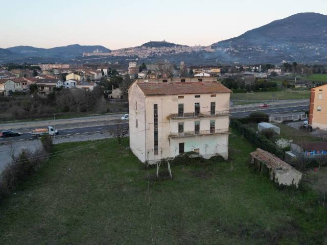 Palazzo in vendita a Assisi, Umbria
