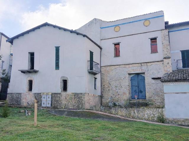 Palazzo in vendita a Atri, Abruzzo