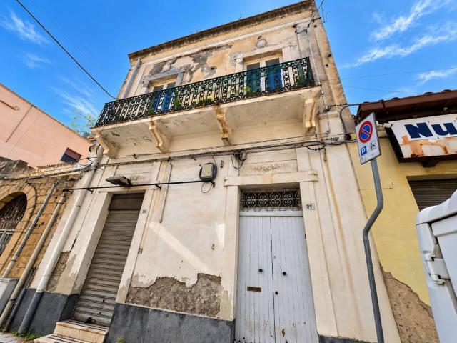 Palazzo in vendita a Augusta, Siracusa